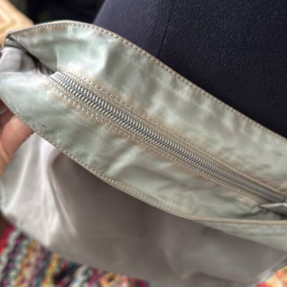 Vintage Prada Gray Tessuto Nylon Adjustable Top Zip Flat Crossbody Shoulder Bag - Picture 3 of 8